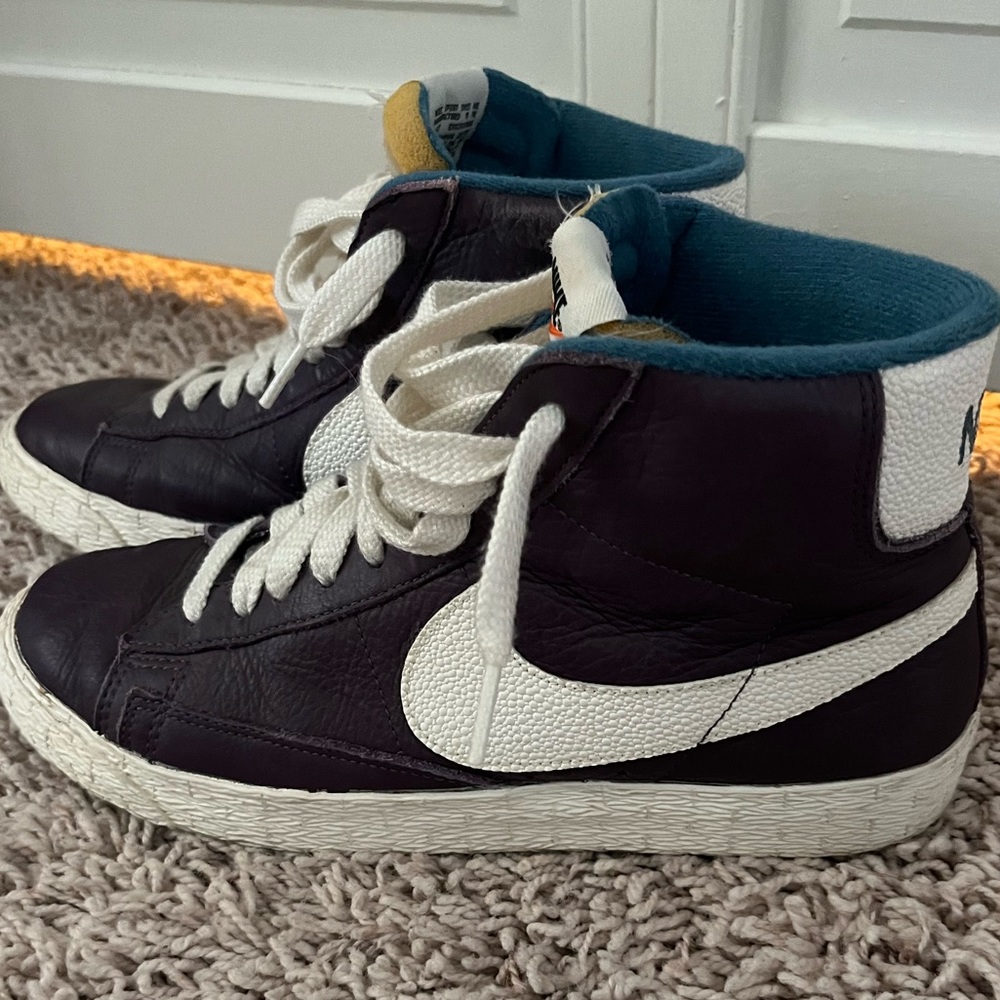 Womens purple high top Nike